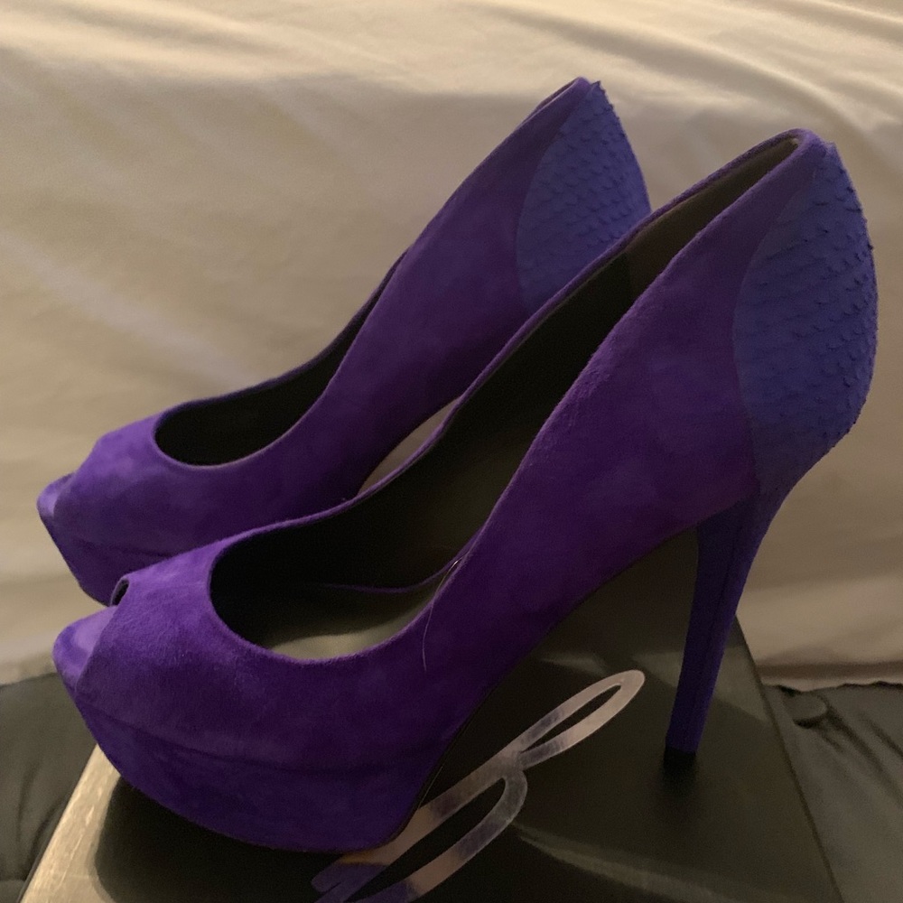 Brian Atwood pump